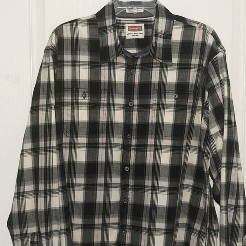 Wrangler Mens Black & White Plaid Button Front Shirt. Size XL